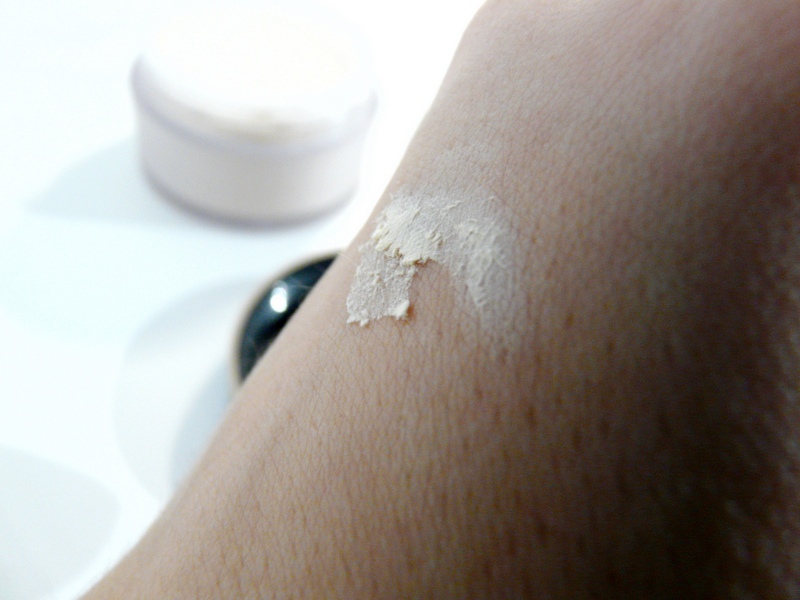 Too Faced- Born This Way Setting Powder